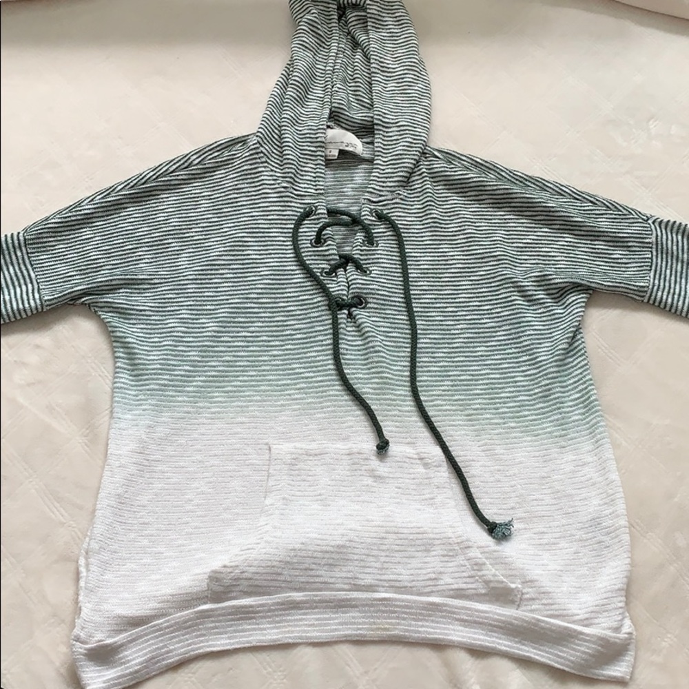 Vintage Havana Green and White Sweatshirt